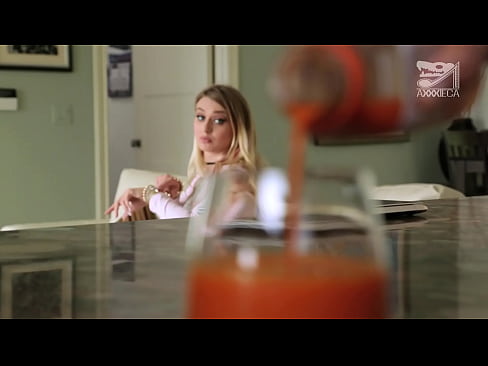 ❤️ Heet meisje met grote tieten en strak poesje krijgt lul van loser, maar heel hard Quality sex at us